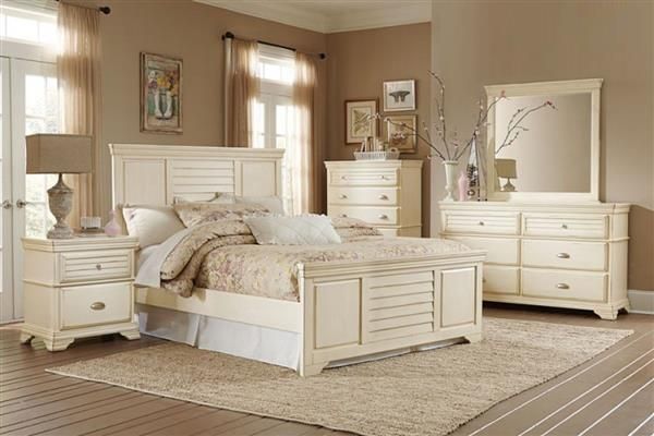 Laurinda Cottage Antique White Wood Master Bedroom Set | Cream .