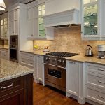 5 Modern Kitchen Backsplash Ideas With White Cabinets - Dream Hou