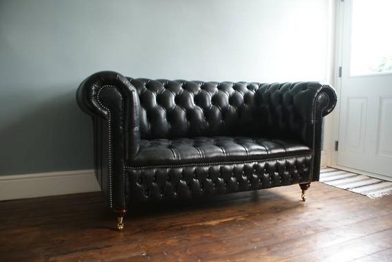 Handmade 2 Seater Black Leather Chesterfield Sofa | Et