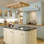 French Country Kitchen Paint Colors | Country kitchen cabinets .
