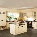 Kitchen Paint Colors with Cream Cabinets | Best kitchen cabinets .