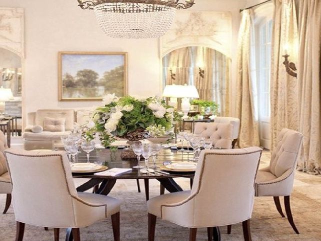 Round dining room table | Luxury dining room tables, Round dining .