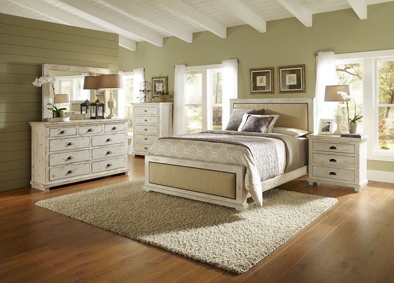 White Distressed Bedroom Furniture | Distressed white bedroom .