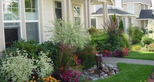 Garden Ideas For The Front Of The House | Large yard landscaping .