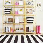 How To Enhance A Décor With A Black And White Striped R