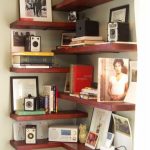 A fun modern looking shelf. DIY corner shelving, #books .