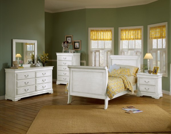 Sophisticated and elegant white bedroom furniture for adul