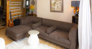 EQ3 Sectional Sofa for sale, $490 | The Millsto