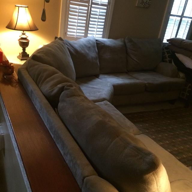 Best Big Sectional Sofa Only Now 200$ Firm for sale in Winston .