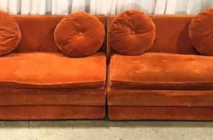 Vintage, Sectional Sofa, x2 Piece Set, Right x3 Accent Pillows .