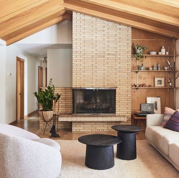 Cozy Up Your Family Room: Fireplace Design Ideas for a Warm and Inviting Space
