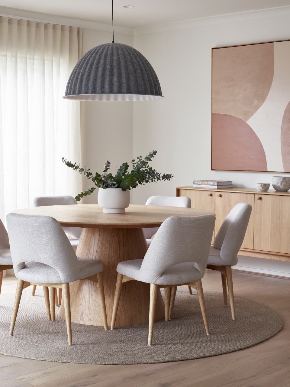 Embrace Elegance: The Timeless Appeal of Dining Rooms with Round Tables