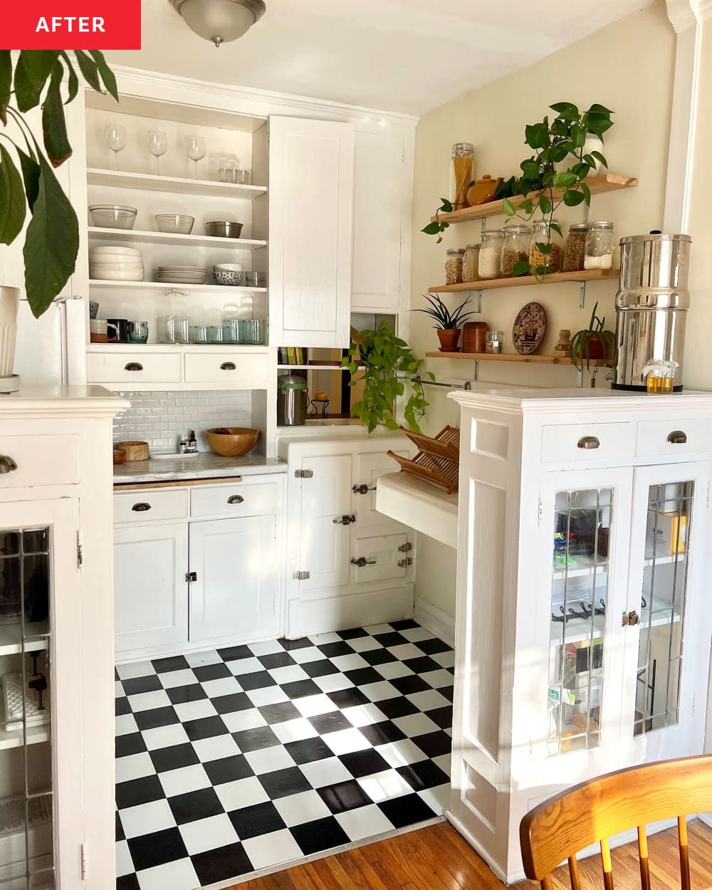 Kitchen Wall Cabinets With Glass Doors For Storage