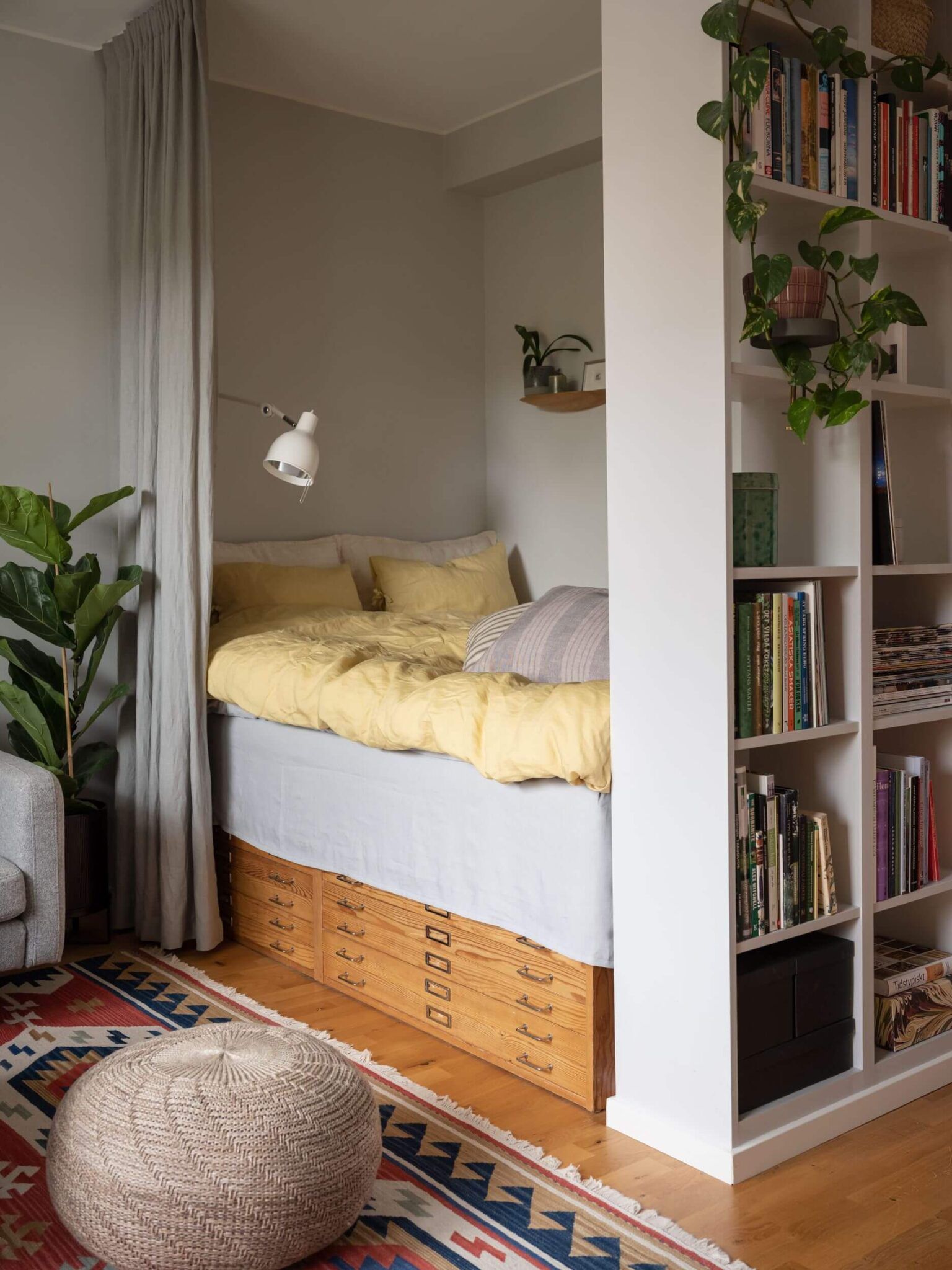 Maximizing Space: The Benefits of Curtain Dividers for Studio Apartments