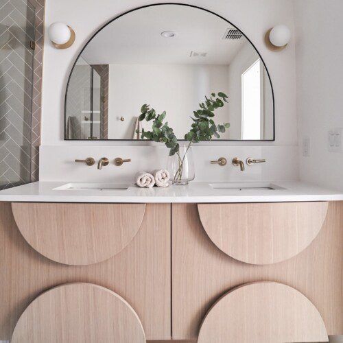 Stylish and Spacious: Choosing the Perfect Large Bathroom Mirror for Your Double Vanity
