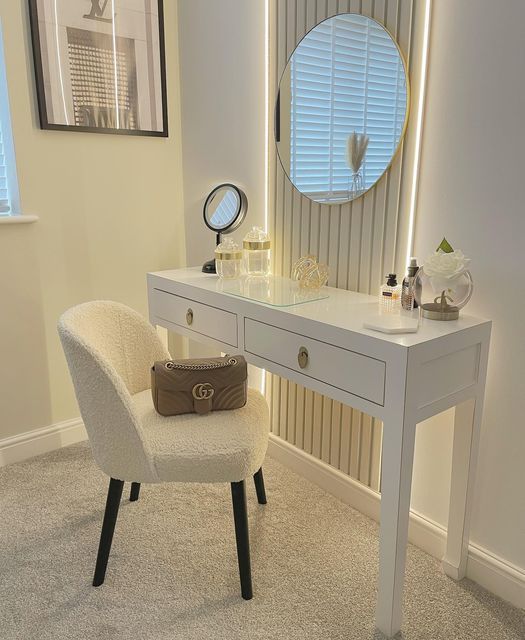 The Perfect Seat: Finding the Ideal Dressing Table Chair for Your Vanity