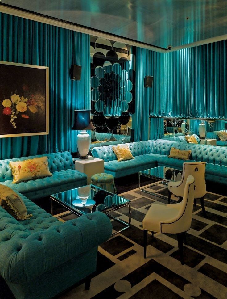 The Timeless Elegance of Turquoise Sofas: How to Add a Pop of Color to Your Living Space