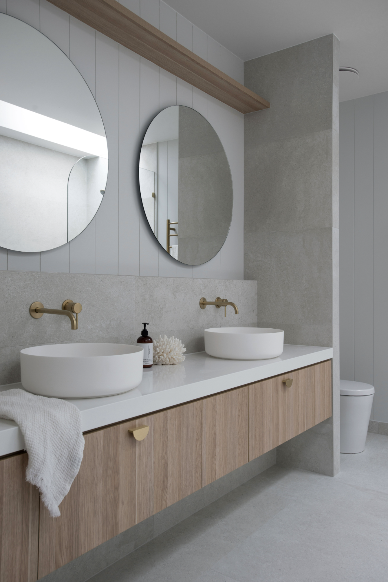 The Ultimate Guide to Bathroom Vanity Tops with Sink: Finding the Perfect Match for Your Bathroom Remodel