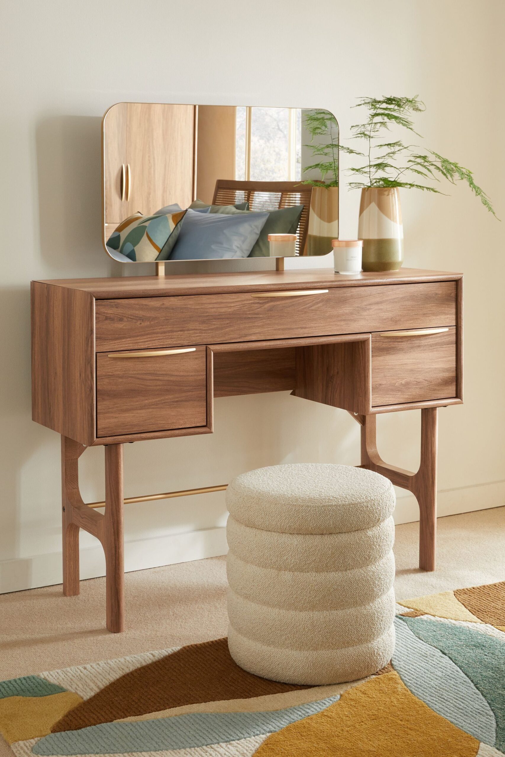 The Ultimate Guide to Choosing a Stylish Dressing Table with Mirror and Drawers