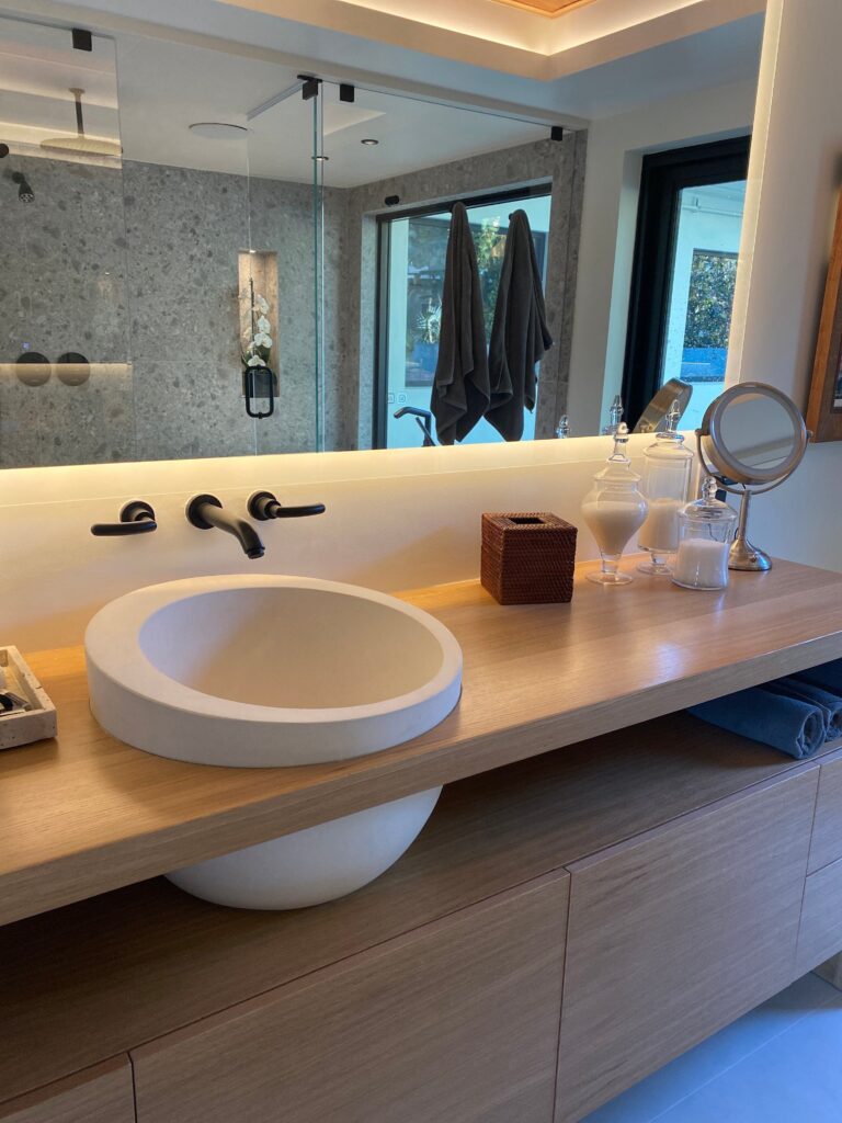 Transform-Your-Bathroom-with-Custom-Countertops-Featuring-Integrated-Sinks.jpg