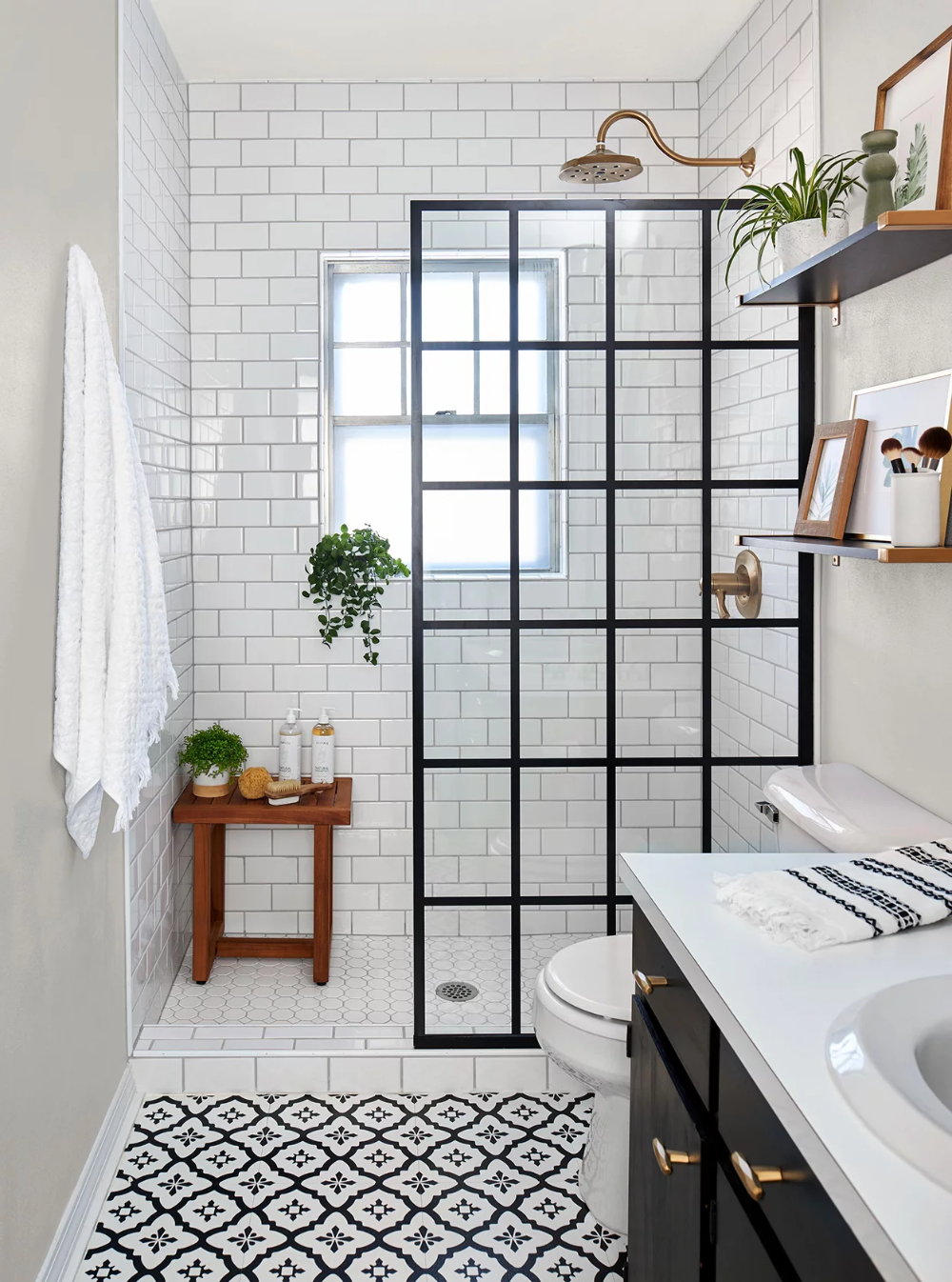 Transform Your Tiny Bathroom with These Space-Saving Makeover Ideas