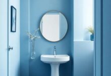 Transform Your Space: Charming Blue Decor Ideas for a Small Bathroom Retreat