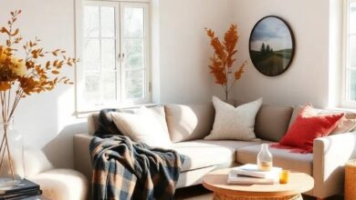 24 Cozy Fall-Inspired Living Rooms Featuring Plush Throws to Warm Up Your Space