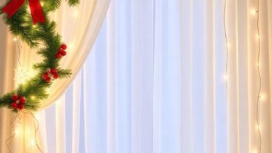 25 Stunning Holiday-Themed Curtains with Glittery Accents to Brighten Your Home