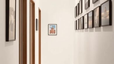 25 Inspiring Small Hallways with Wall-Mounted Photo Displays to Transform Your Space