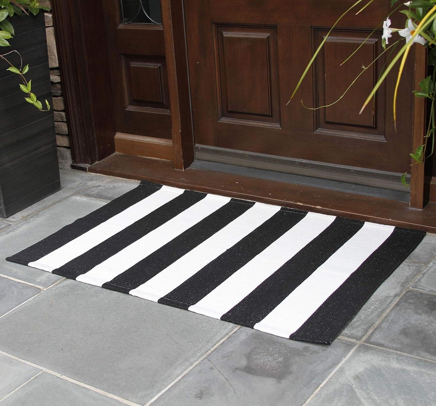 Why‍ We Love⁤ the NANTA Black & White ⁢Striped ⁣Rug for Every‍ Space