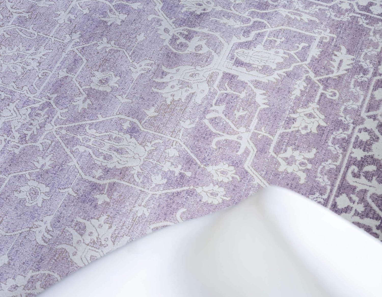 how We Loved the Unique Loom Vintage rug's⁤ classic purple charm