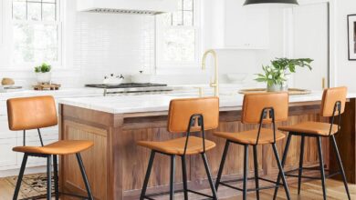 Our Take on Cozyman’s 24.5″ Whiskey Brown Bar Stools Set