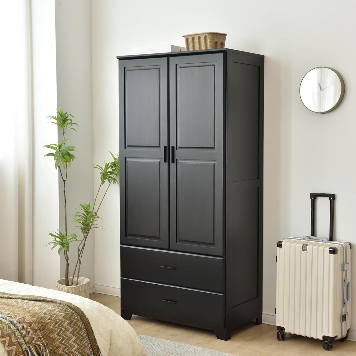 Discovering Function and Style ⁢in Woodpecker's Solid Pine Closet with‍ Raised Doors